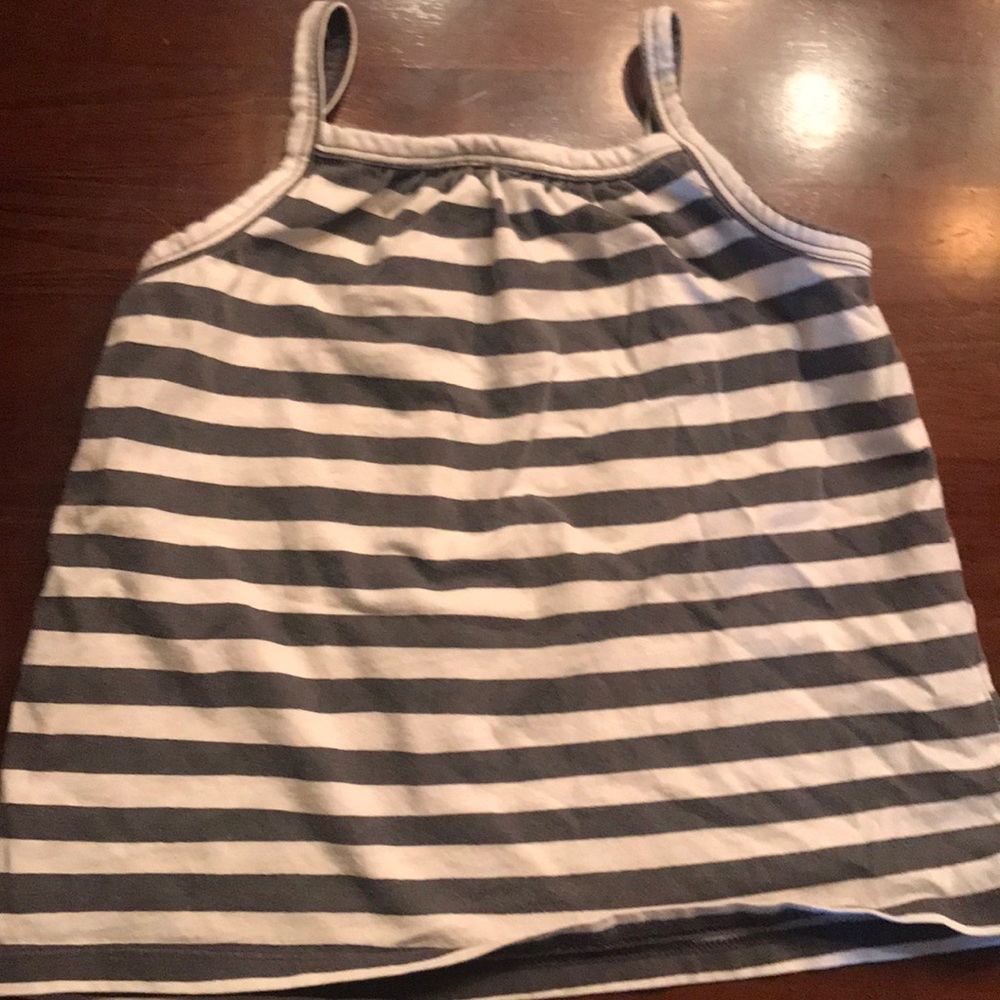 Gray & White Tea Collection Tank